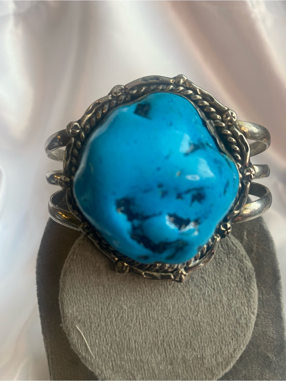 Alpaca Mexico Large Turquoise Howlite Cuff Bracelet | Vintage Southwestern - Picture 2 of 4